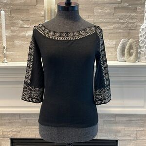 Urchin Silk Linen Blend Black Embroidered Sweater Size Small
